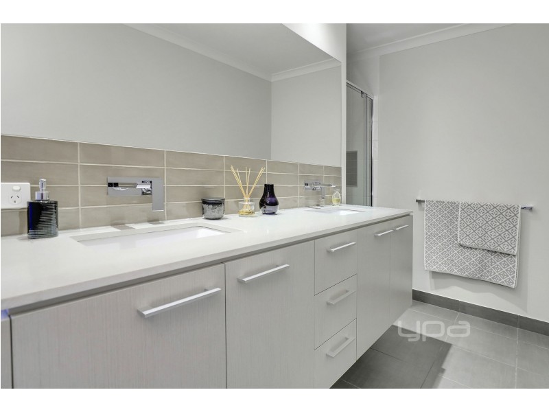 23 Macks Place, Safety Beach VIC 3936