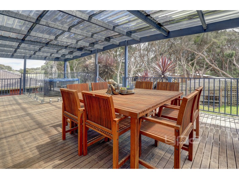 4 Roslyn Avenue, Rye VIC 3941