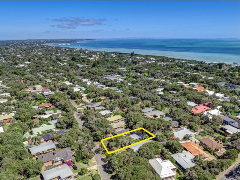 4 Roslyn Avenue, Rye VIC 3941