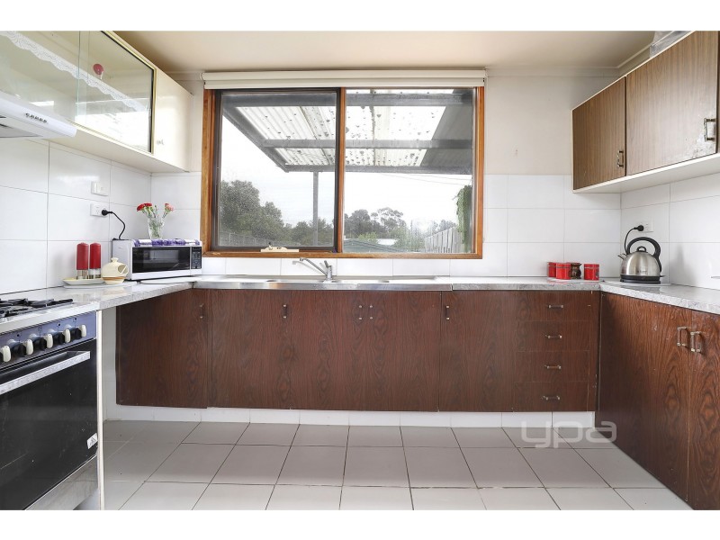 110 Seventh Avenue, Rosebud VIC 3939