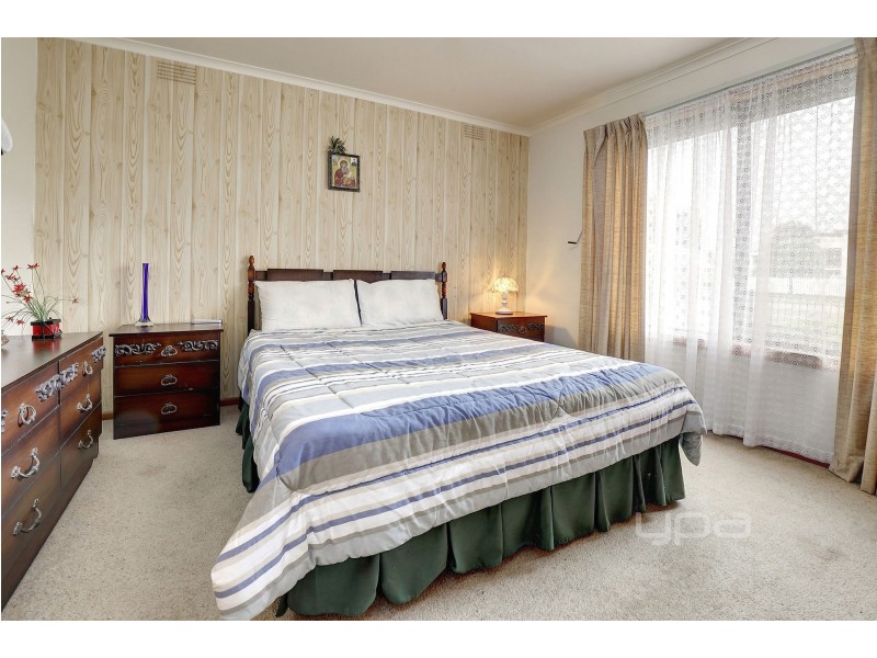 110 Seventh Avenue, Rosebud VIC 3939