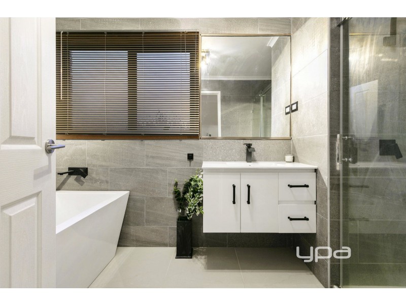 3 Waruka Close, Endeavour Hills VIC 3802