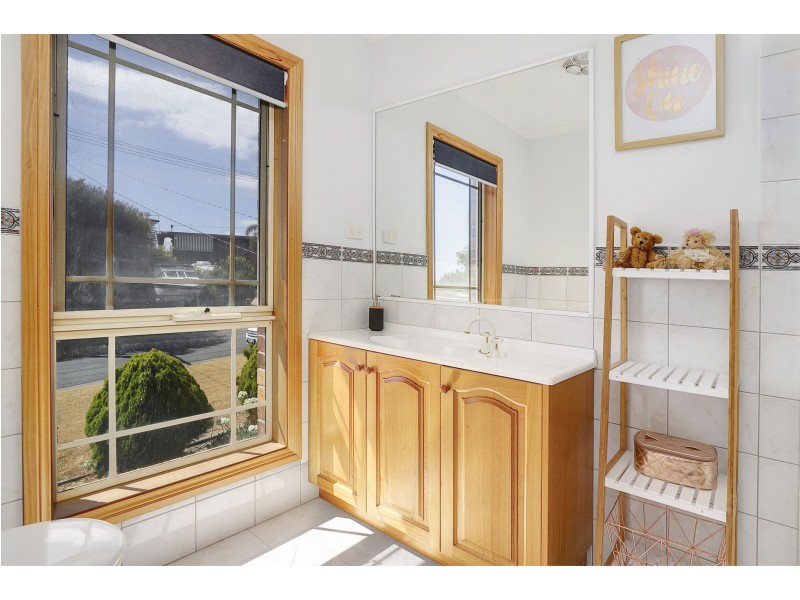 12 Athol Ct, Rye VIC 3941