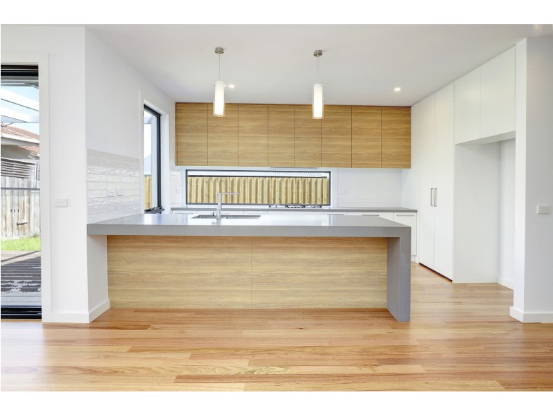 2/1 Cowley Street, Mccrae VIC 3938