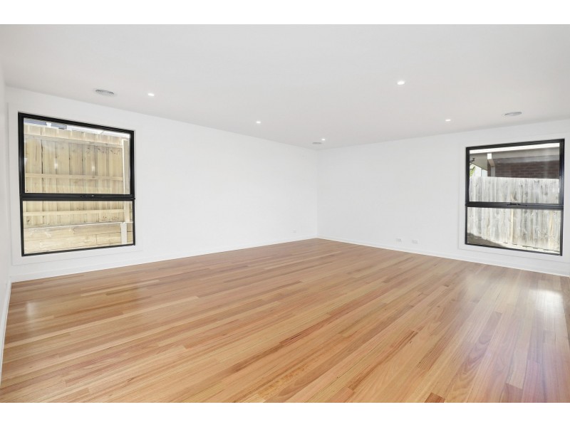 2/1 Cowley Street, Mccrae VIC 3938