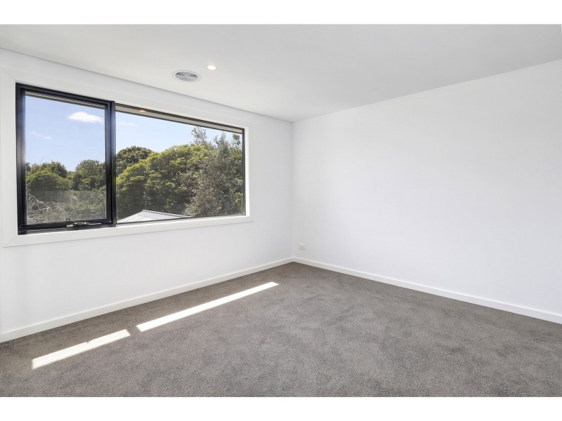 2/1 Cowley Street, Mccrae VIC 3938