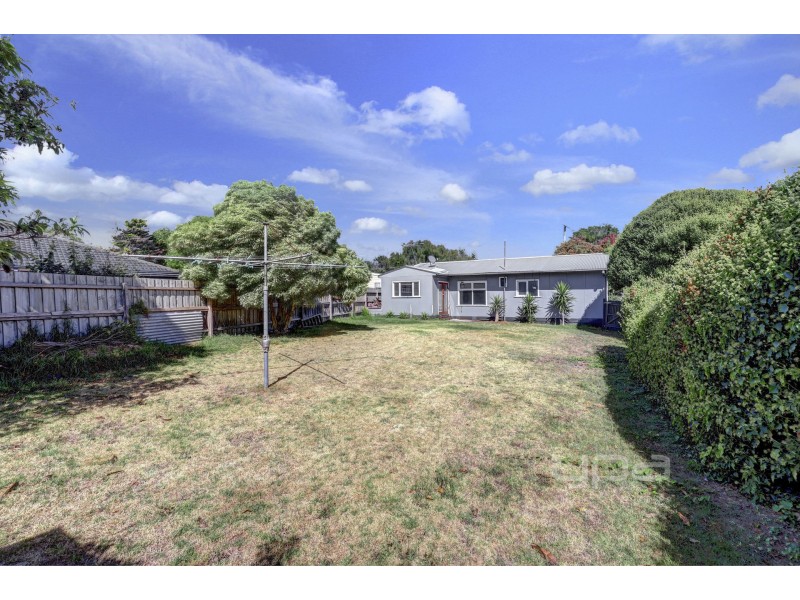 2 Vellvue Avenue, Tootgarook VIC 3941