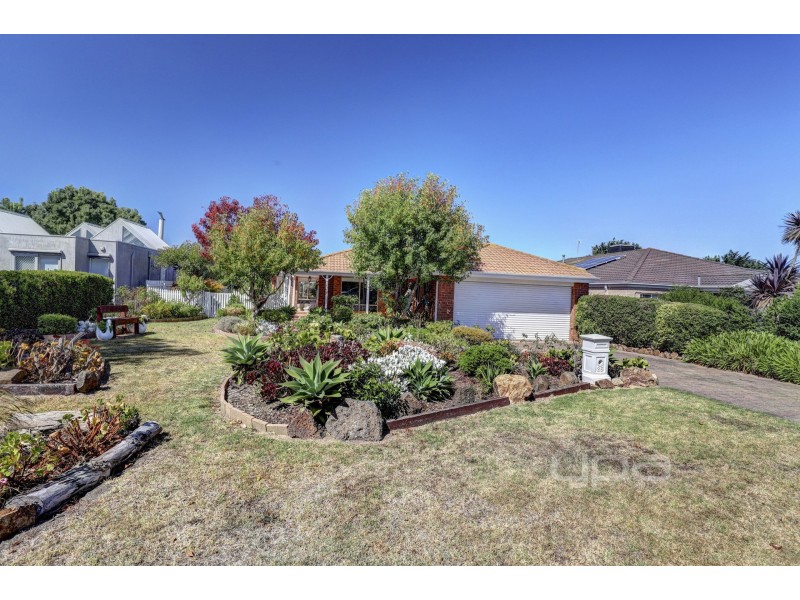 25 Lake View Drive, Safety Beach VIC 3936