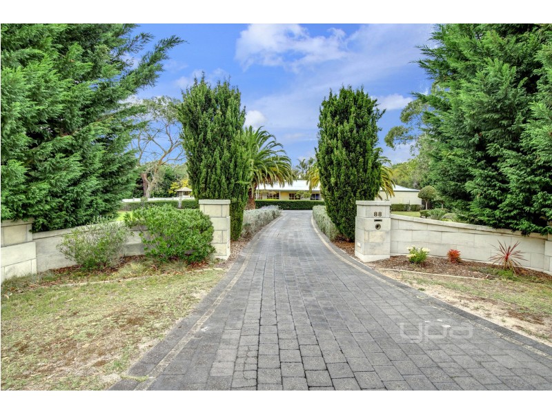 88 Lockhart Drive, Rosebud VIC 3939