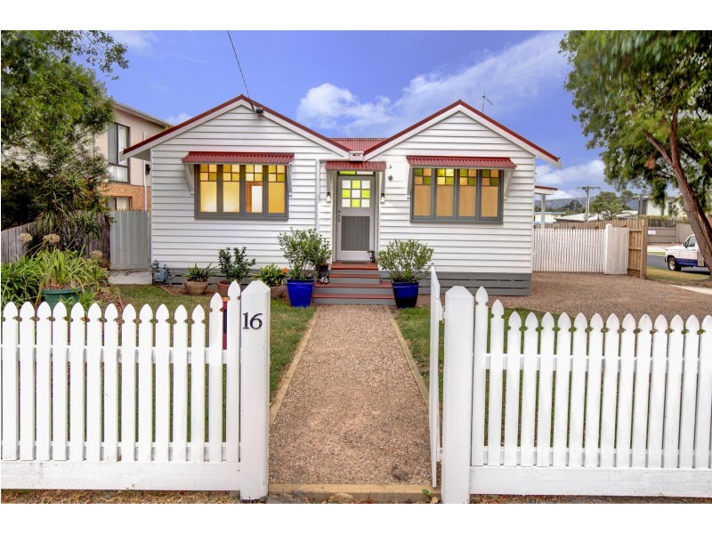 16 Elizabeth Avenue, Dromana VIC 3936