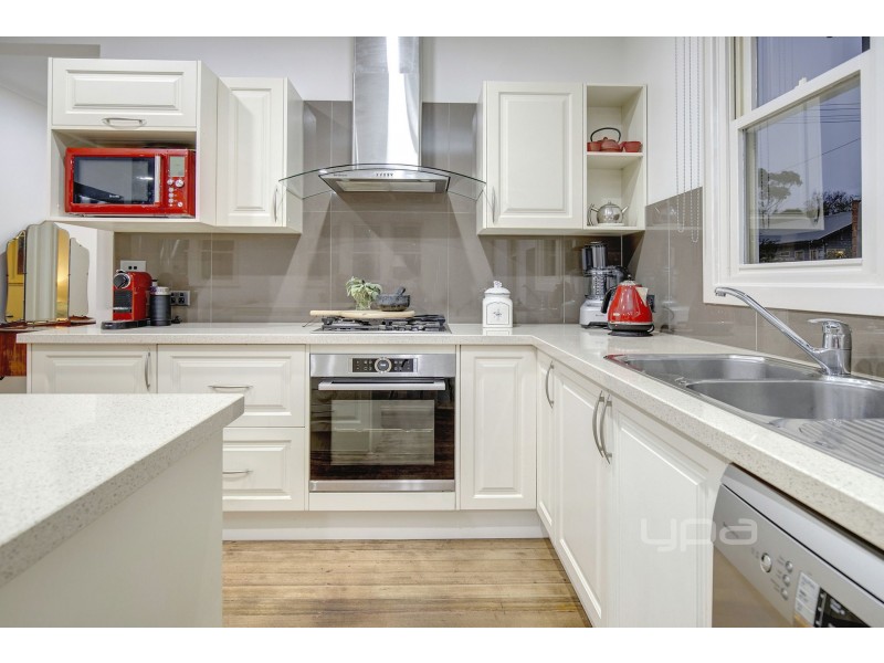 16 Elizabeth Avenue, Dromana VIC 3936