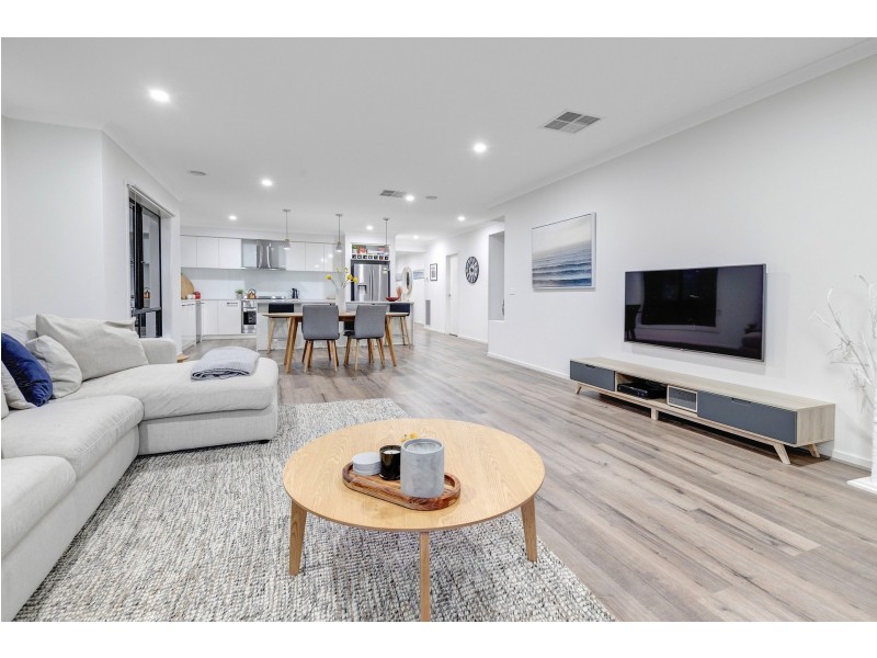 12 Thomson Terrace, Rye VIC 3941