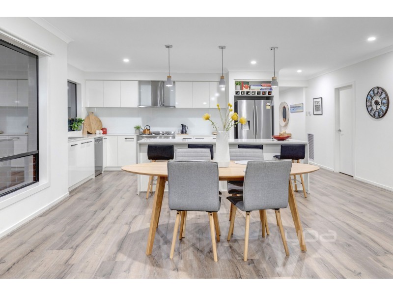 12 Thomson Terrace, Rye VIC 3941