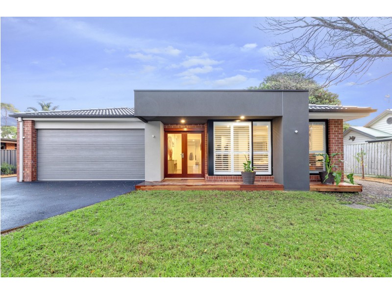 12 Thomson Terrace, Rye VIC 3941