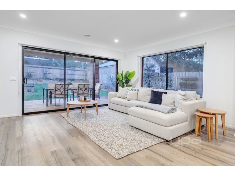 12 Thomson Terrace, Rye VIC 3941