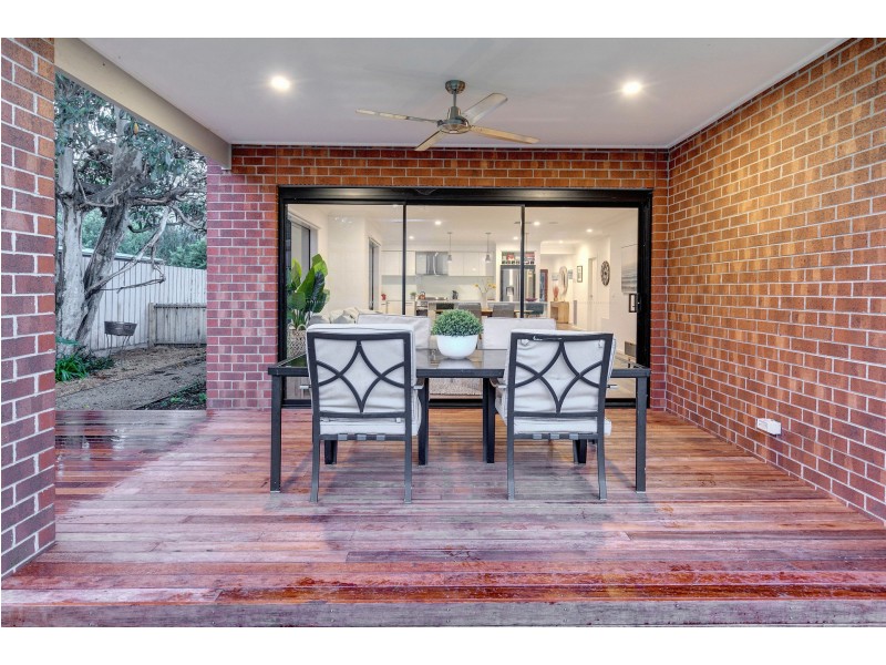12 Thomson Terrace, Rye VIC 3941