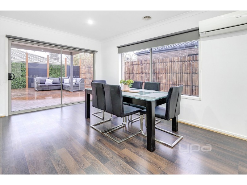 11 Hanoverian Street, Clyde North VIC 3978