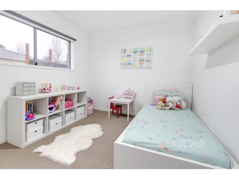 11 Hanoverian Street, Clyde North VIC 3978