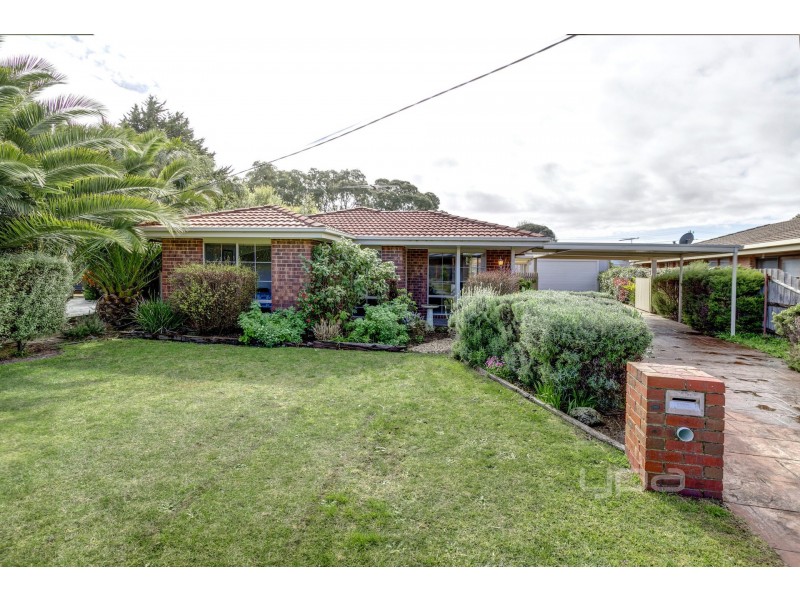8 Bienias Crescent, Tootgarook VIC 3941