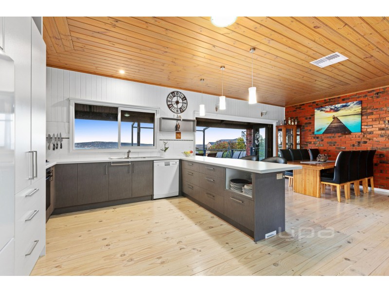 4 Dover Court, Dromana VIC 3936