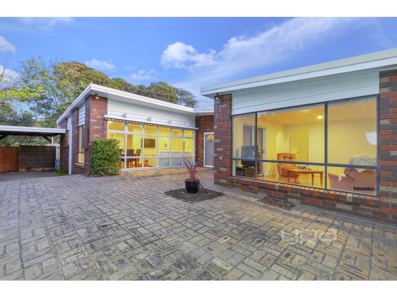 13 Neville Drive, Rye VIC 3941