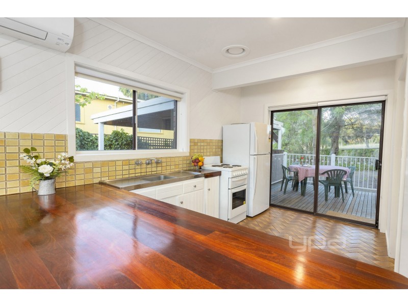 13 Neville Drive, Rye VIC 3941