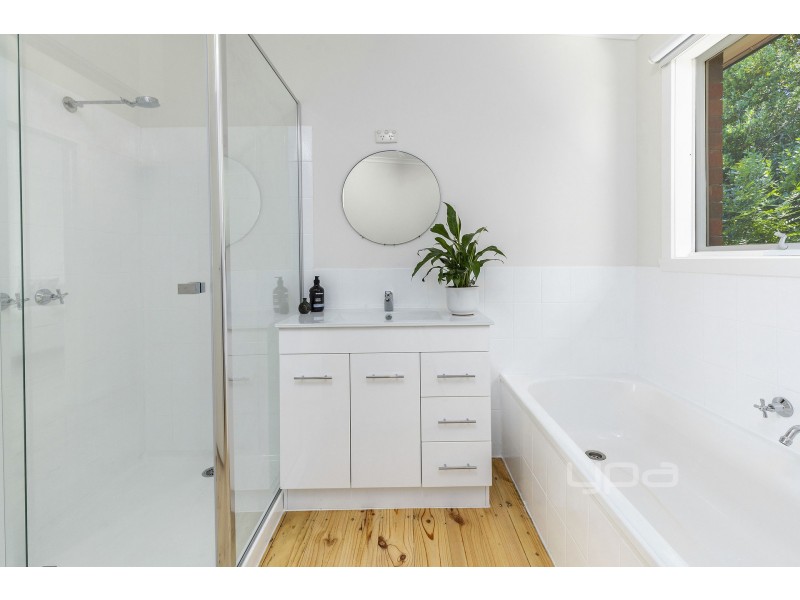 100 Grandview Avenue, Rye VIC 3941