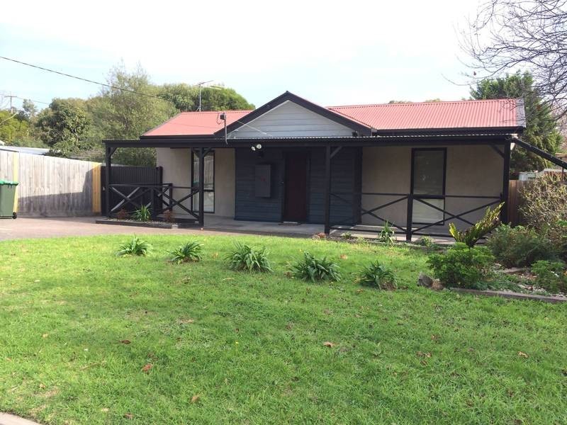 16 Hayes Avenue, Rosebud VIC 3939