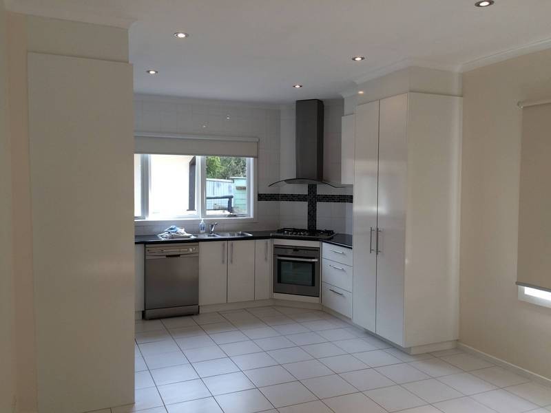 16 Hayes Avenue, Rosebud VIC 3939