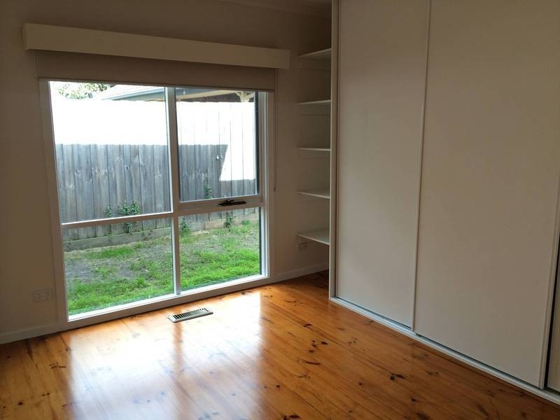 16 Hayes Avenue, Rosebud VIC 3939