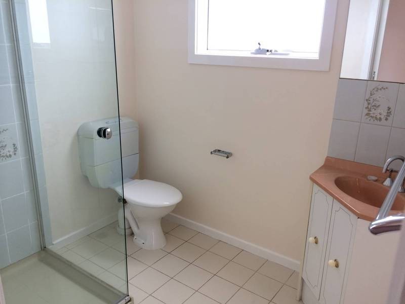 16 Hayes Avenue, Rosebud VIC 3939