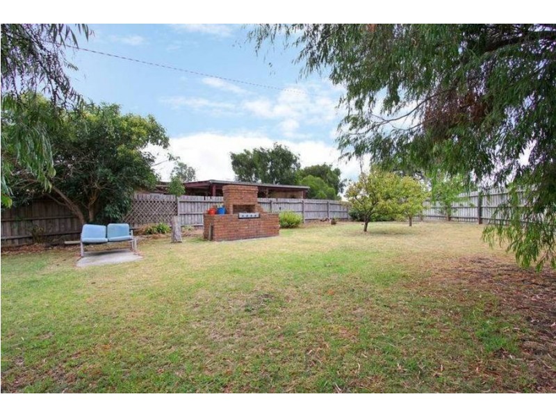 1 Howqua Drive, Rosebud West VIC 3940