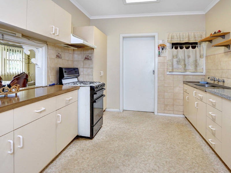 27 Broadway, Rosebud West VIC 3940