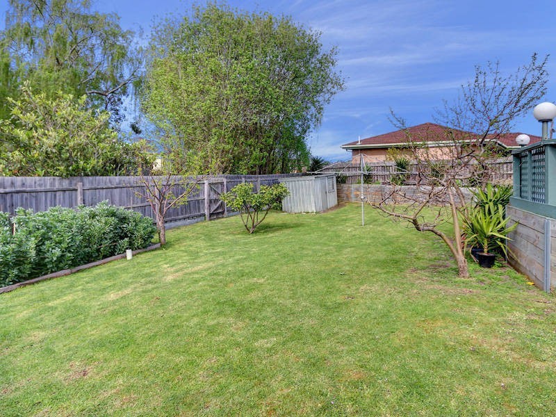 27 Broadway, Rosebud West VIC 3940