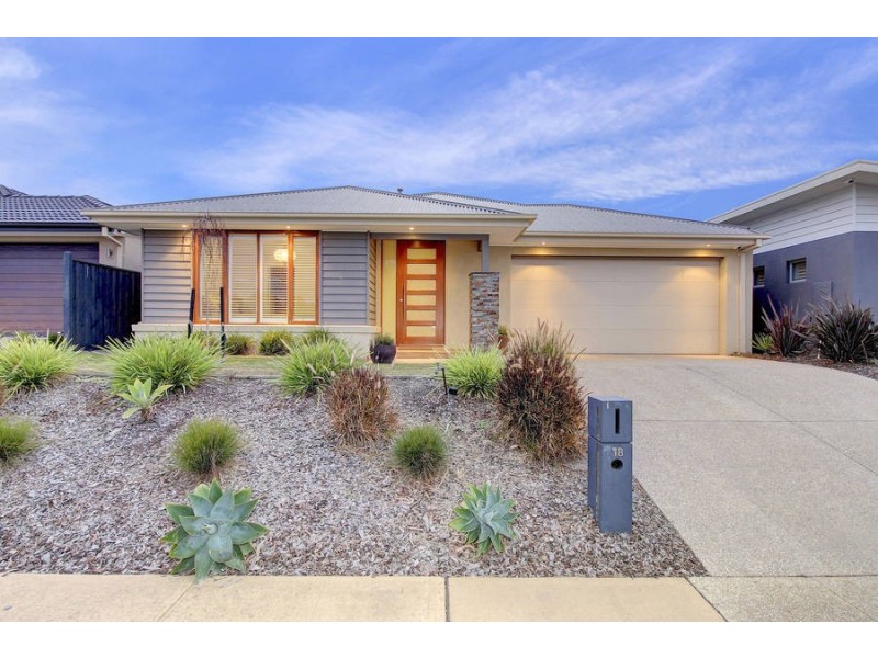 18 Oceanic Drive, Safety Beach VIC 3936