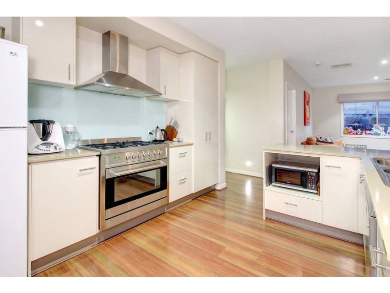 18 Oceanic Drive, Safety Beach VIC 3936