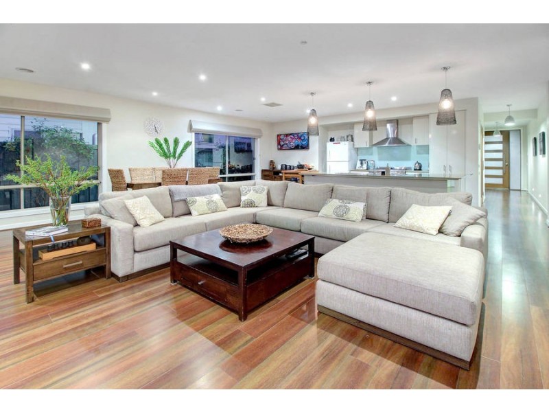 18 Oceanic Drive, Safety Beach VIC 3936