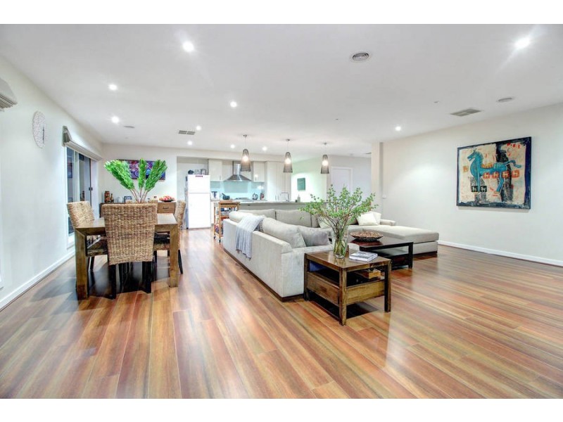 18 Oceanic Drive, Safety Beach VIC 3936
