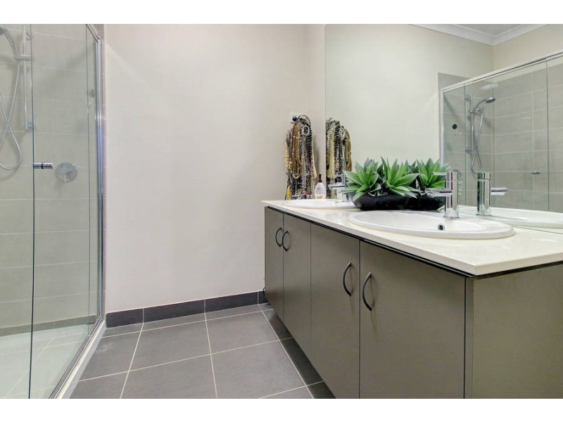 18 Oceanic Drive, Safety Beach VIC 3936