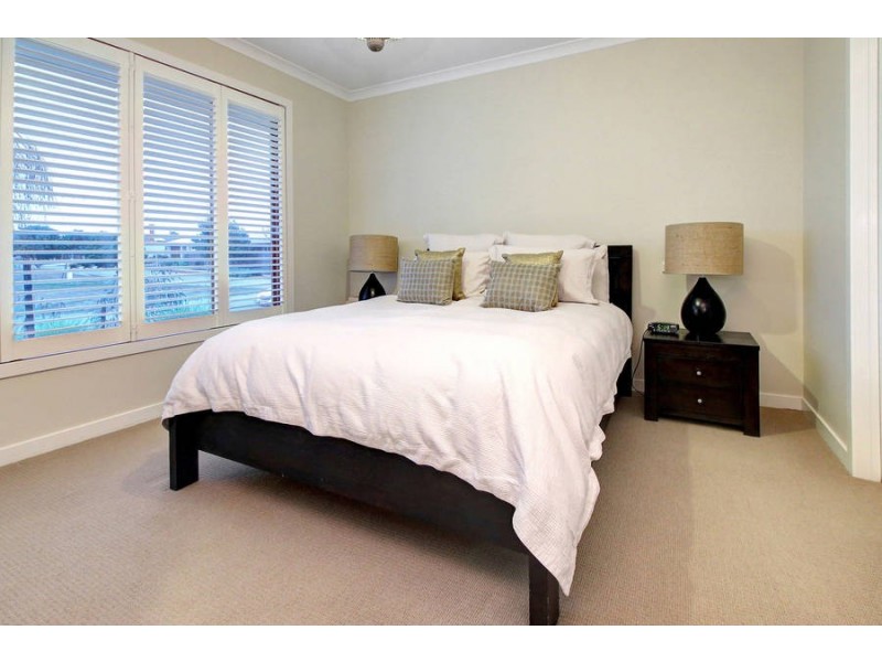 18 Oceanic Drive, Safety Beach VIC 3936