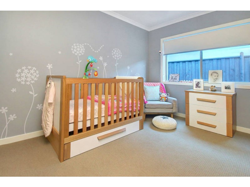 18 Oceanic Drive, Safety Beach VIC 3936