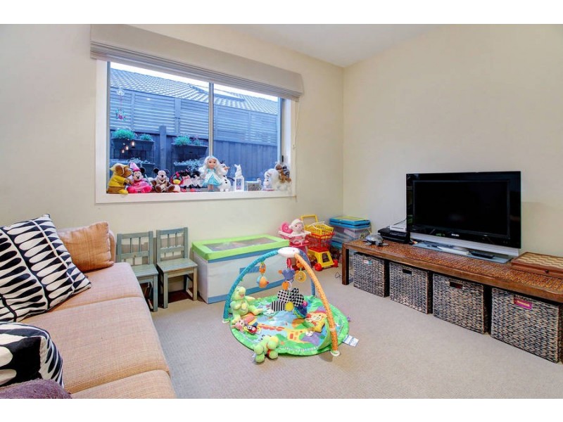 18 Oceanic Drive, Safety Beach VIC 3936