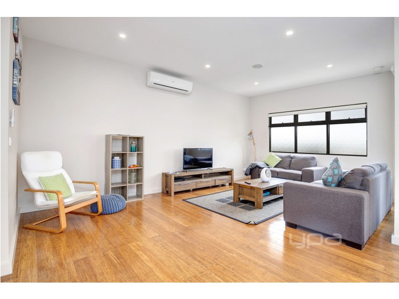 2/16 William Street, Mccrae VIC 3938