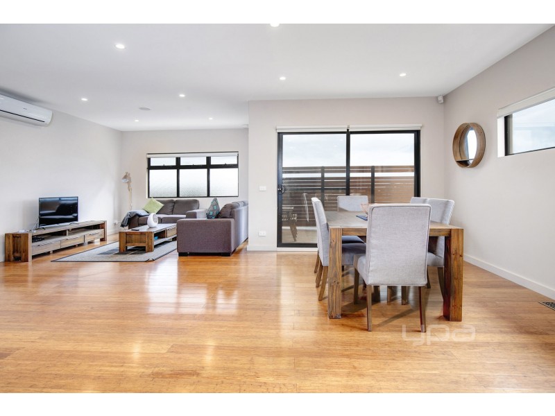 2/16 William Street, Mccrae VIC 3938