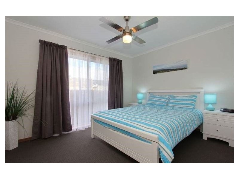 149 Seventh Ave, Rosebud VIC 3939