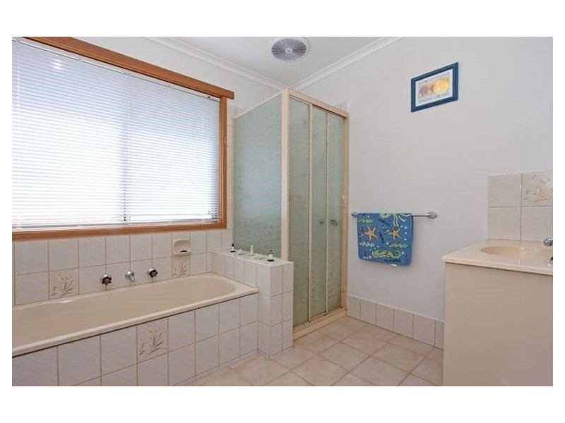 149 Seventh Ave, Rosebud VIC 3939