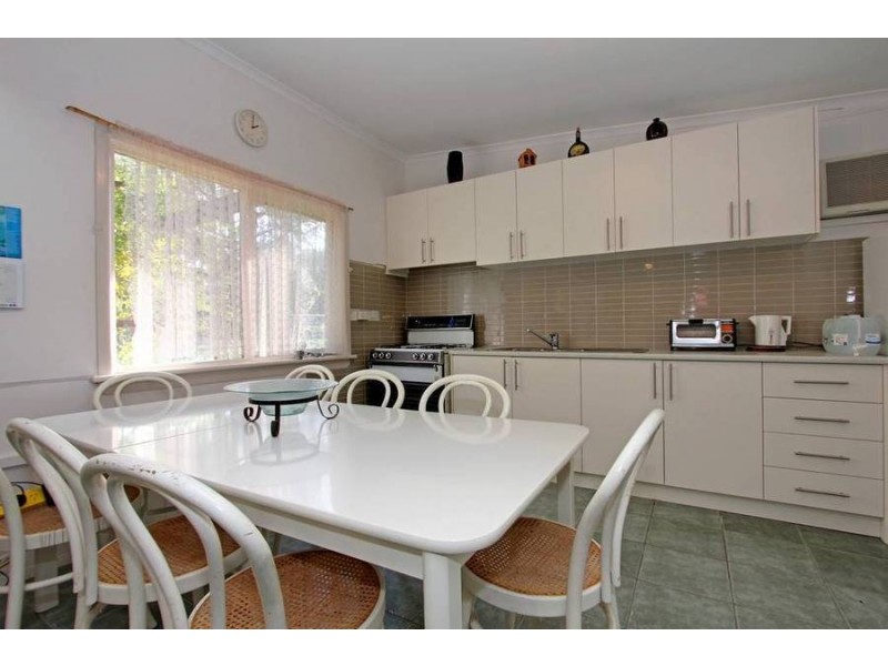 83 Weeroona Street, Rye VIC 3941