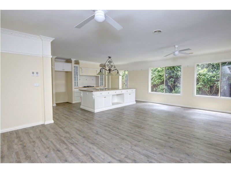 24 Mariner Place, Safety Beach VIC 3936