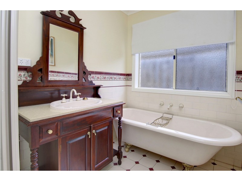 24 Mariner Place, Safety Beach VIC 3936