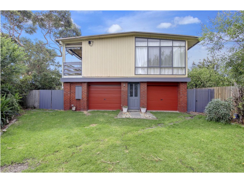22 Dromana Parade, Safety Beach VIC 3936